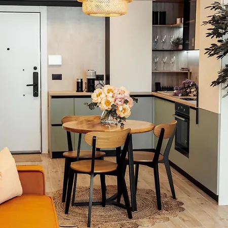 Zyra Seaside Infinity Apartment Апартаменты