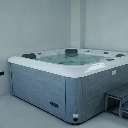 Апартаменты Zyra Seaside Infinity Apartment *