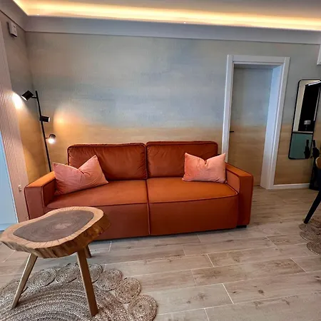 Zyra Seaside Infinity Apartment Апартаменты