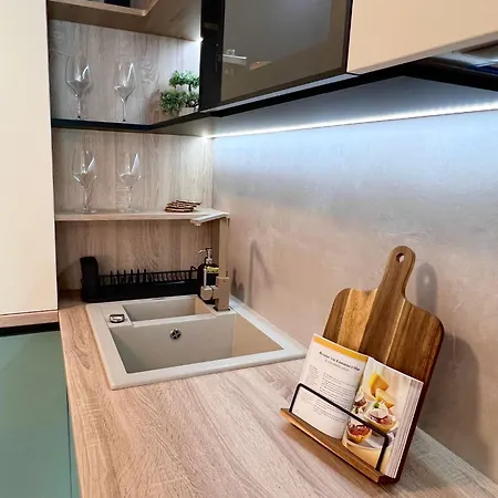Апартаменты Zyra Seaside Infinity Apartment