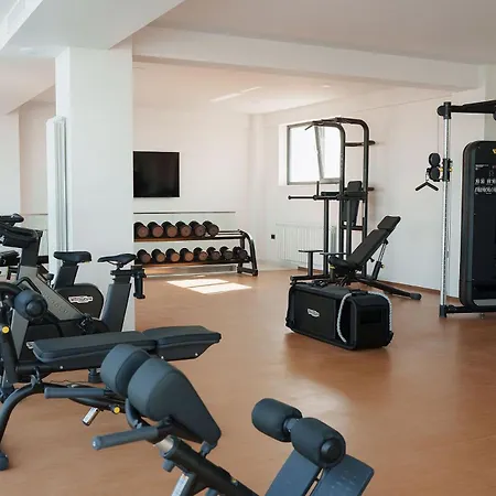 Zyra Seaside Infinity Apartment Нэводари