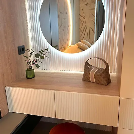 Zyra Seaside Infinity Apartment Апартаменты
