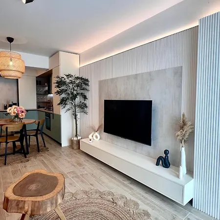 Апартаменты Zyra Seaside Infinity Apartment Нэводари