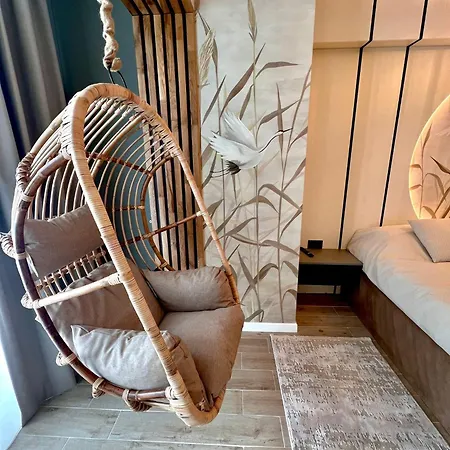 Zyra Seaside Infinity Apartment Апартаменты Нэводари