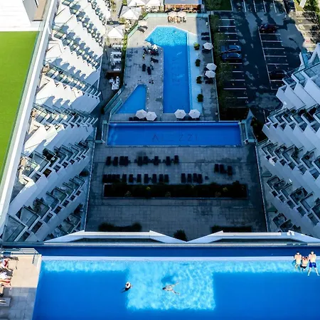 Апартаменты Zyra Seaside Infinity Apartment
