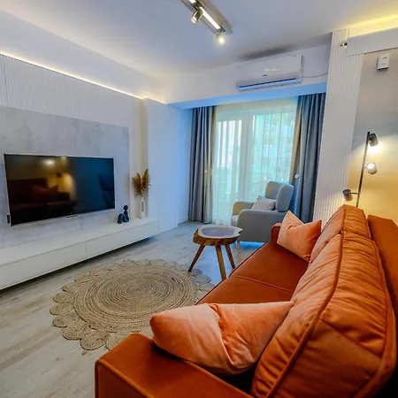 Zyra Seaside Infinity Apartment