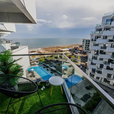 Zyra Seaside Infinity Apartment