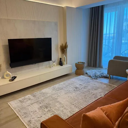 Апартаменты Zyra Seaside Infinity Apartment