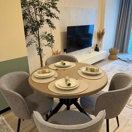 Zyra Seaside Infinity Apartment Апартаменты *