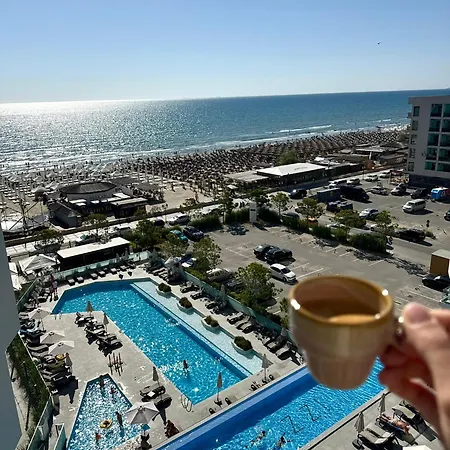 Zyra Seaside Infinity Apartment * Нэводари