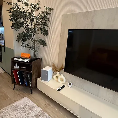 Zyra Seaside Infinity Apartment Апартаменты Нэводари