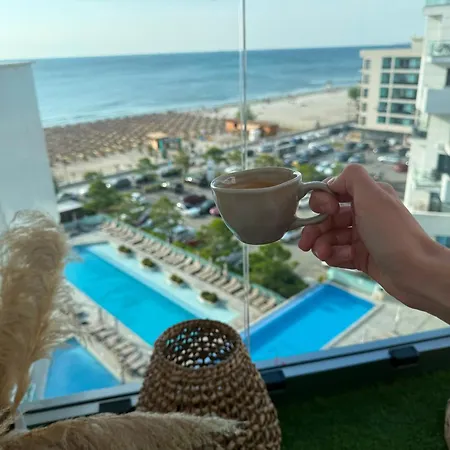 Апартаменты Zyra Seaside Infinity Apartment *
