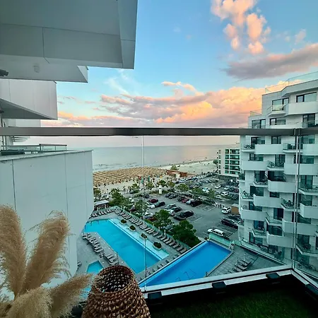 Апартаменты Zyra Seaside Infinity Apartment *